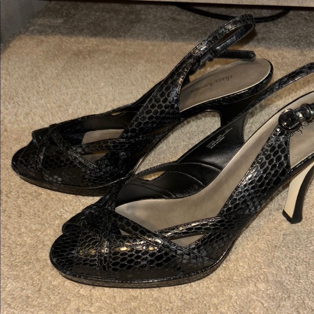 DAISY FUENTES CECILE BLACK SLINGBACK HEELS